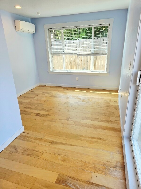 Foto del edificio - 3318 E 26th St
