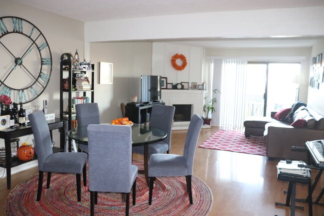 Foto del edificio - 1833 Caddington Dr