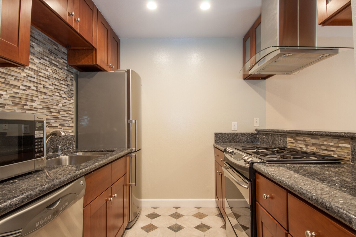 Foto principal - 2411 Prospect Ave