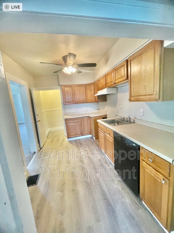 Building Photo - 833 Greensburg Pike