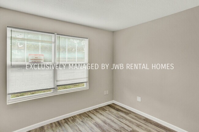 Foto del edificio - 2911 Tinsley Rd