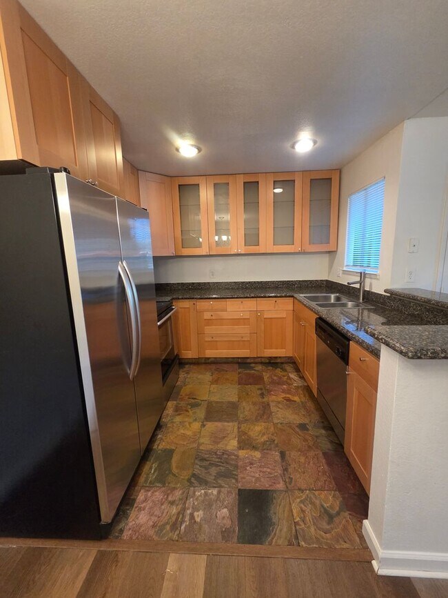 Building Photo - 3715 Tallyho Dr