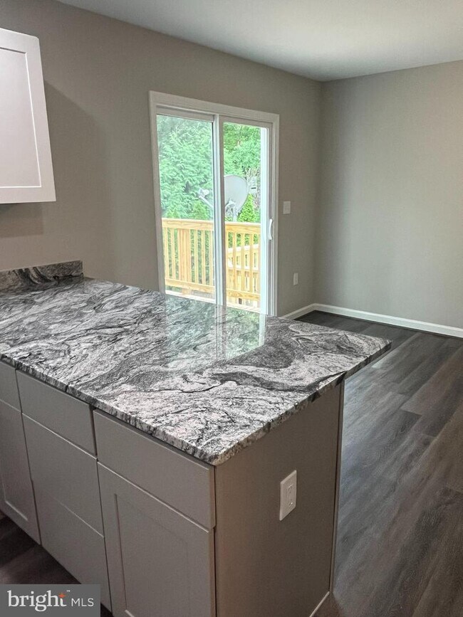 Building Photo - 355 Crescendo Way