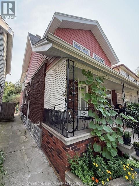 Building Photo - 966 Bruce Ave
