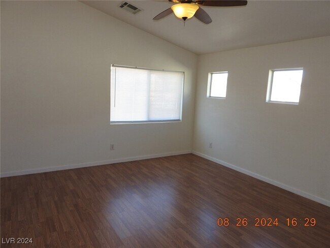 Foto del edificio - 3732 Stowe Creek Ave