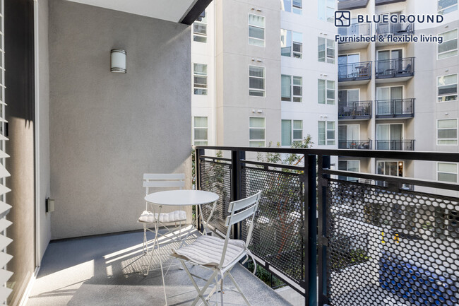 Building Photo - 1111 Wilshire Blvd