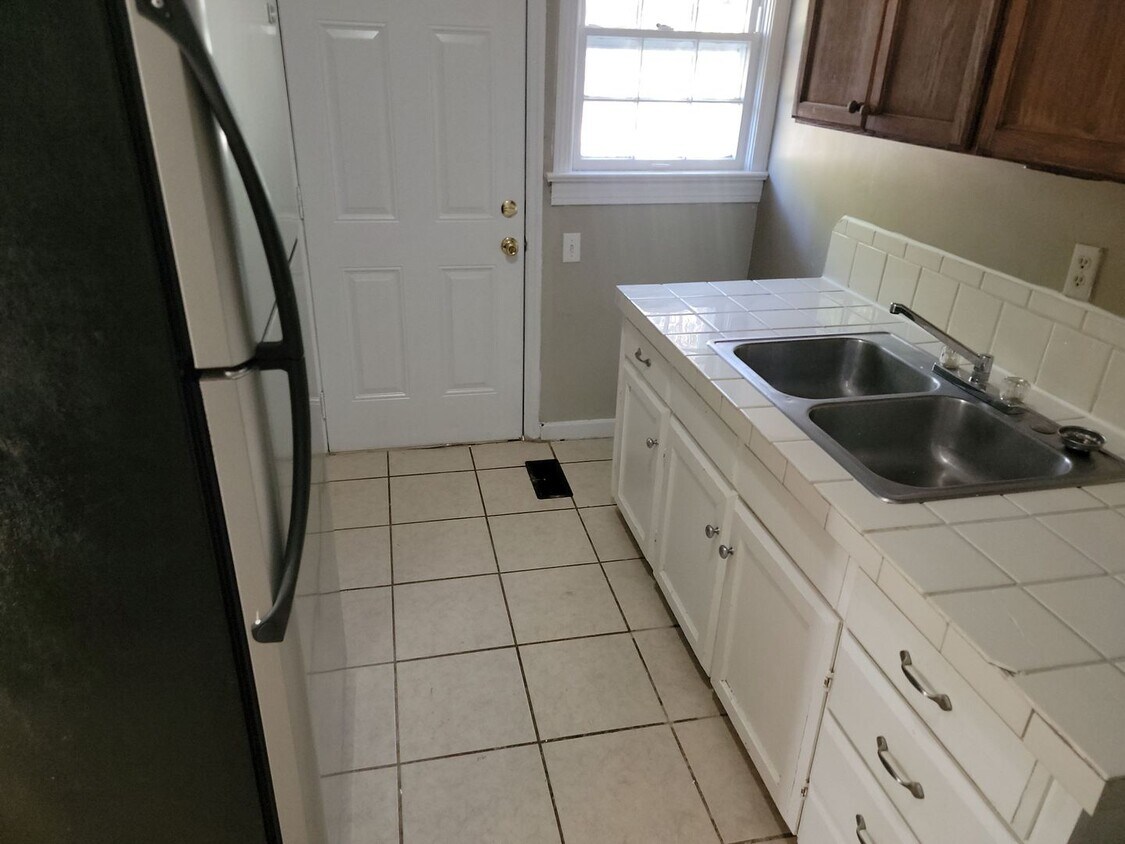 Foto del edificio - 4423 Bryan Ave