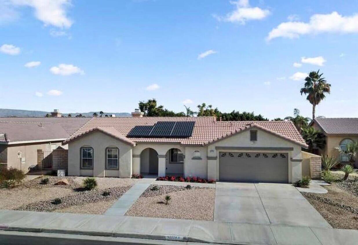Foto principal - 37772 Hollister Dr