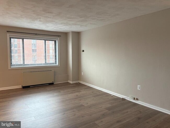 Building Photo - 1200 S Arlington Ridge Rd