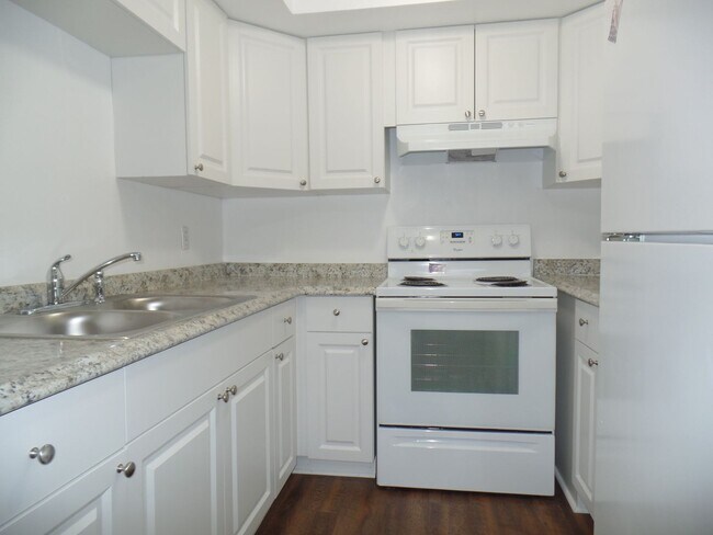 Foto del edificio - Updated, spacious one bedroom