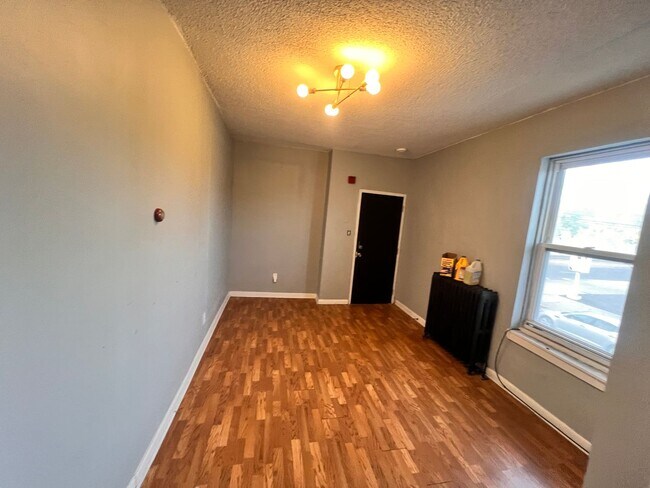 Foto del edificio - 3800 W Girard Ave