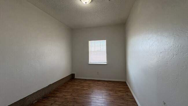 Building Photo - 5504 S Independence Ave