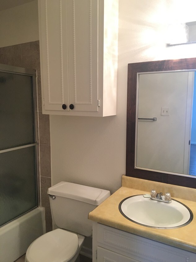 600 S Collegiate Dr, Paris, TX 75460 House Rental in Paris, TX