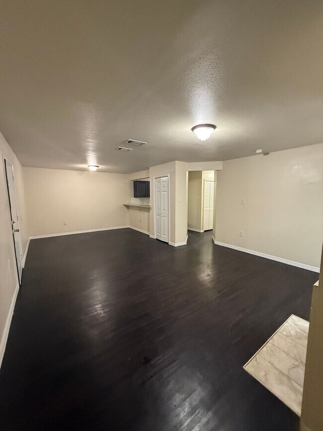 Foto del edificio - 1336 Jade Ave