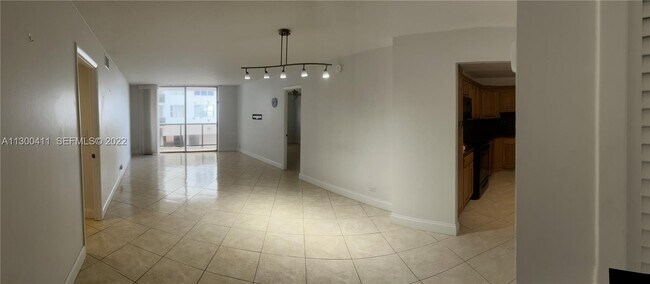 Foto del edificio - 6039 Collins Ave