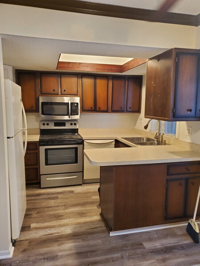 Building Photo - 4158 Tamiami Trl