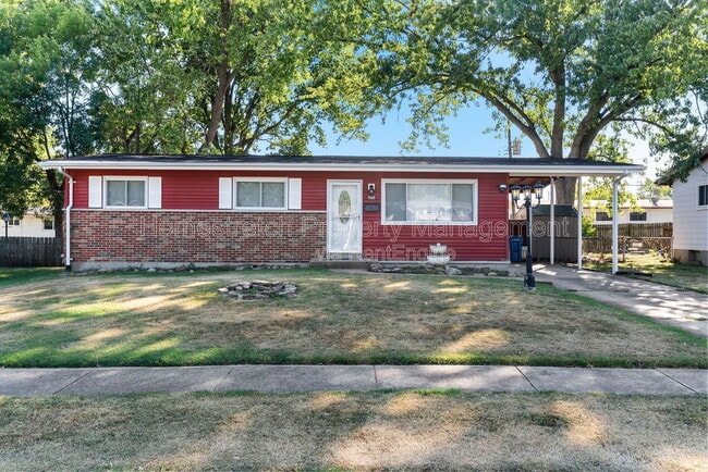 Building Photo - 560 Falcon Dr