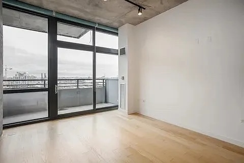 Photo - 235 W Van Buren St (Chicago, IL)