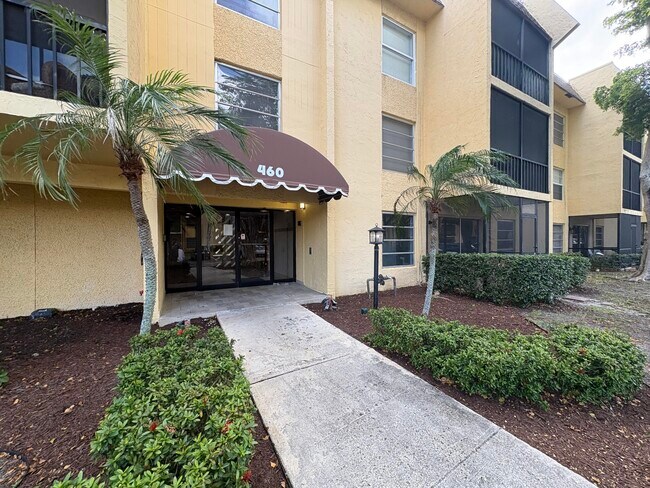 Foto del edificio - 460 NW 20th St