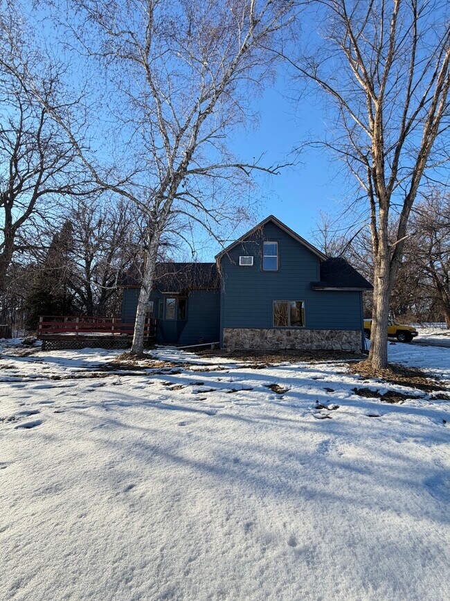 Foto del edificio - 7431 Lake Dr