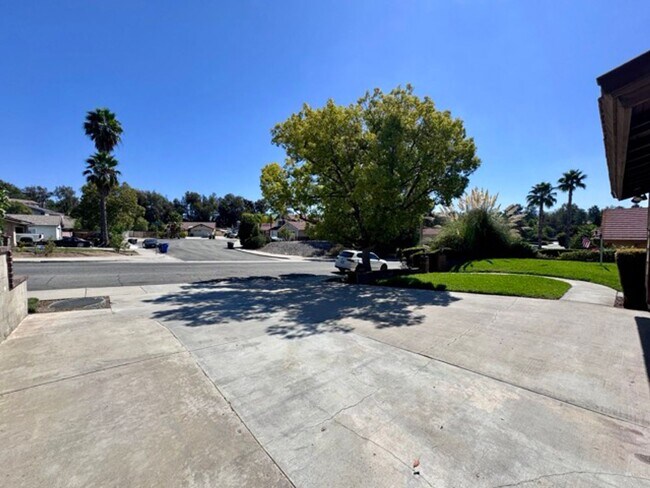 Foto del edificio - Spacious 4 Bedroom Home in Temecula’s Vine...