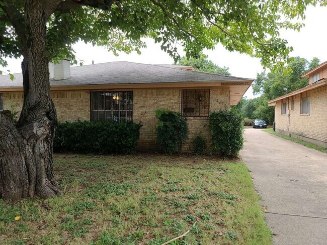 Photo - Great 2 Story Duplex Townhome