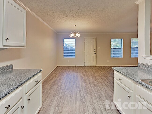 Foto del edificio - 647 Blue Chalk Dr