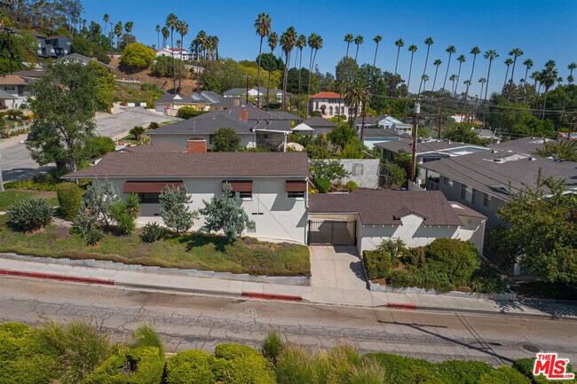 Foto del edificio - 100 E Kenneth Rd