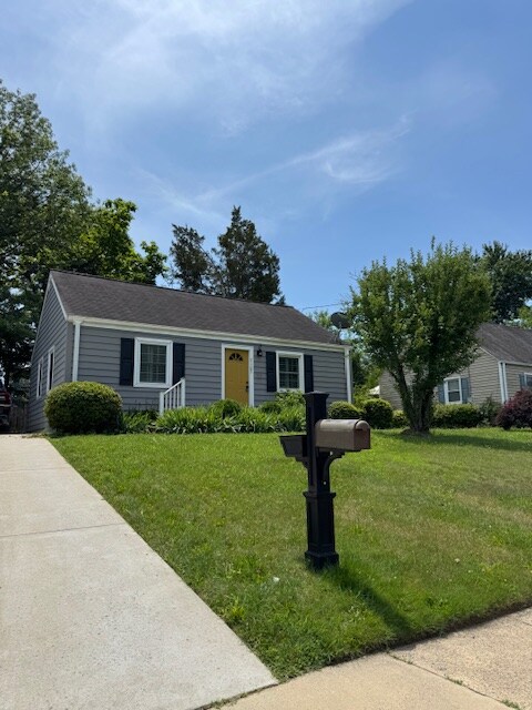 Primary Photo - 3107 Elmwood Dr