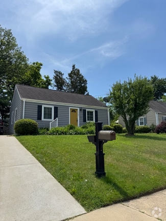 Building Photo - 3107 Elmwood Dr