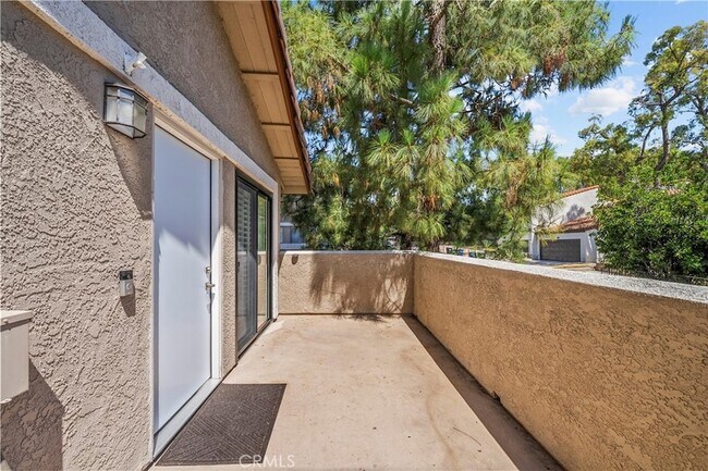 Foto del edificio - 1631 Charterwood Ct