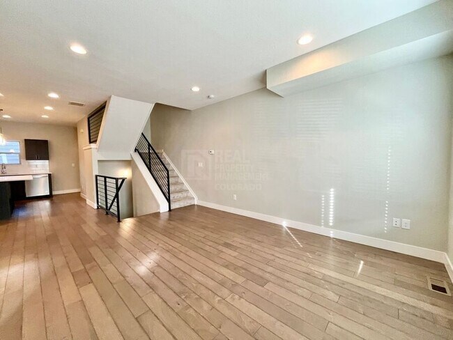 Foto del edificio - 4411 E Jewell Ave