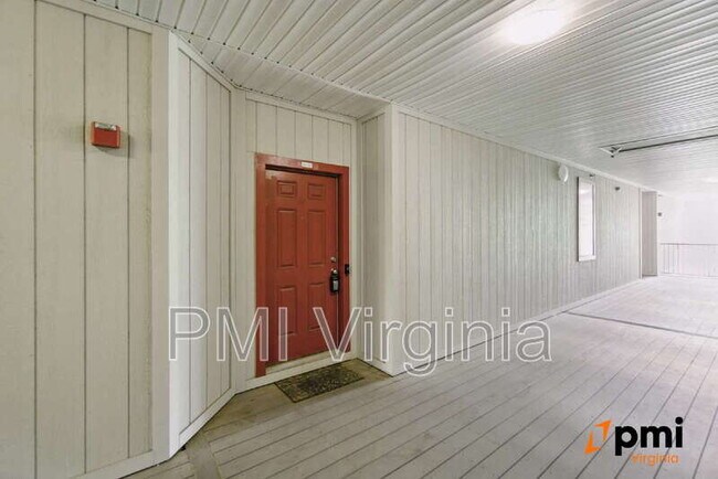 Foto del edificio - 5317 Warminster Dr