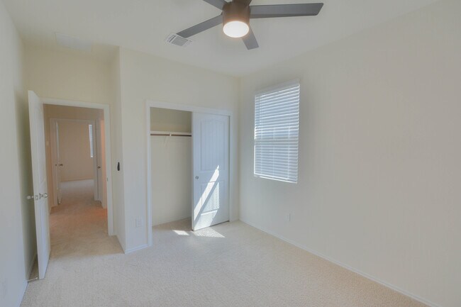 Dormitorio 2 - 3702 Chappie Lane