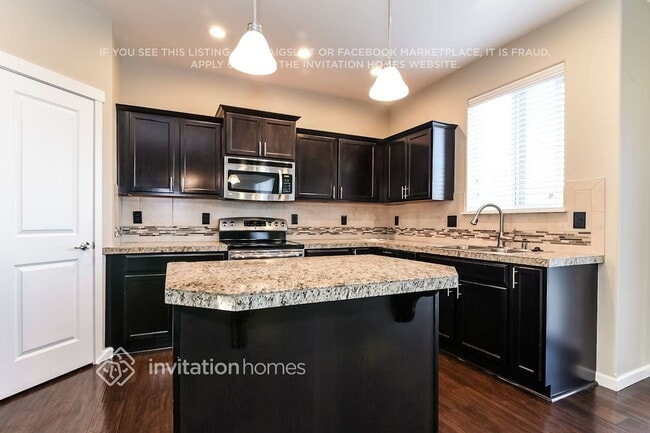 Building Photo - 16516 25th Ave Ct E