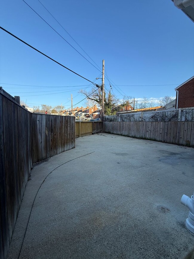 Photo - 312 Burbank St SE House