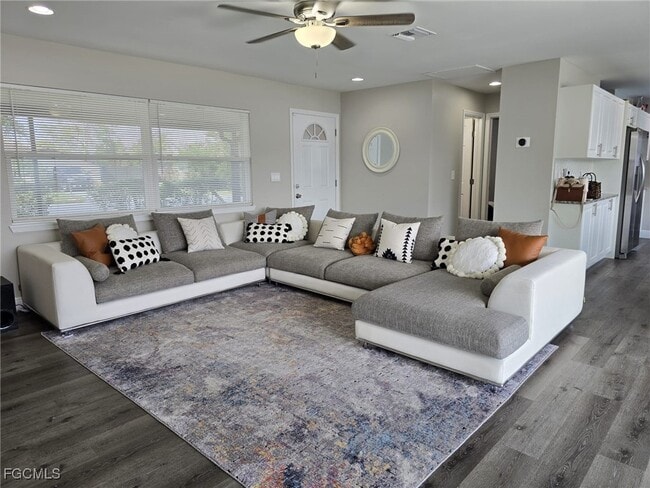 Foto del edificio - 112 Rowland Rd