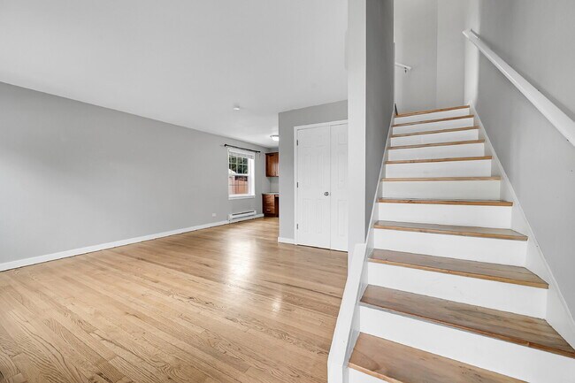 Building Photo - $2,195 - Updated 2 bed/1 bathroom Denver C...