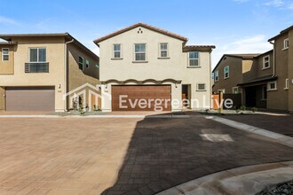 Building Photo - 10134 E Ulysses Ave