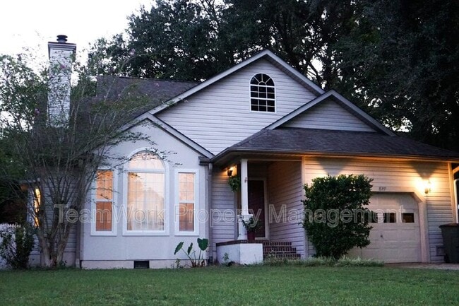 Photo - 827 Harbor Pl Dr House