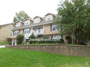 Building Photo - 113 NW Hackberry St