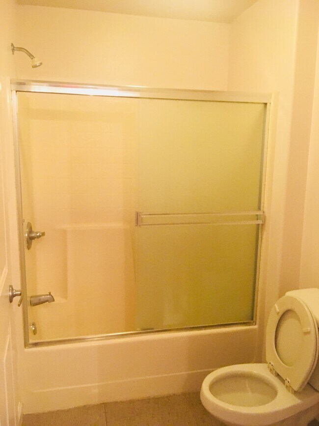 Foto del edificio - Spacious Apartment!!!