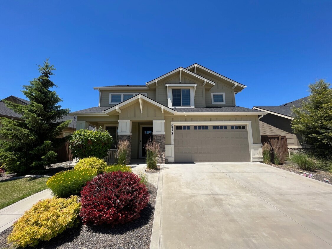 Foto principal - 5373 N Mitchum Ave