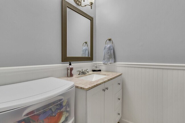 Foto del edificio - Valparaiso: 3 Bedroom Home in Waterfront C...