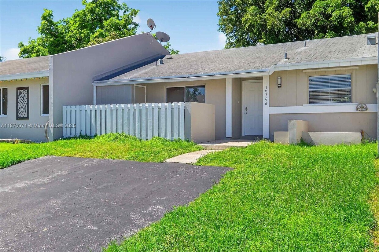 Foto principal - 10366 SW 208th Ln