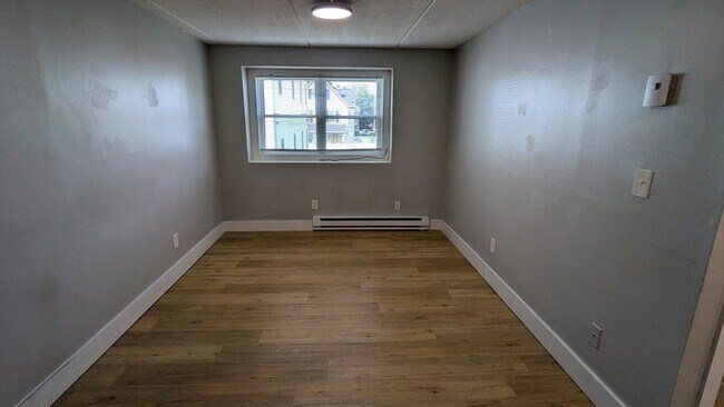 Foto del edificio - 89 Woodrow Ave