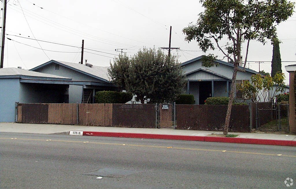 Primary Photo - 5713-5719 Clara St