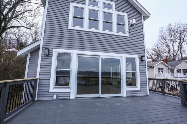 Building Photo - 1370 Bay Shore Blvd