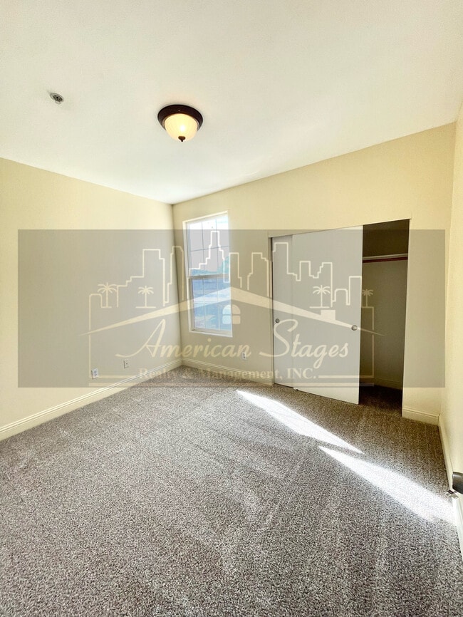 Building Photo - 310 E McCoy Ln
