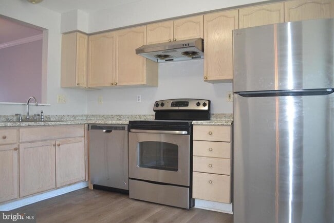 Building Photo - 7104 Collinsworth Pl